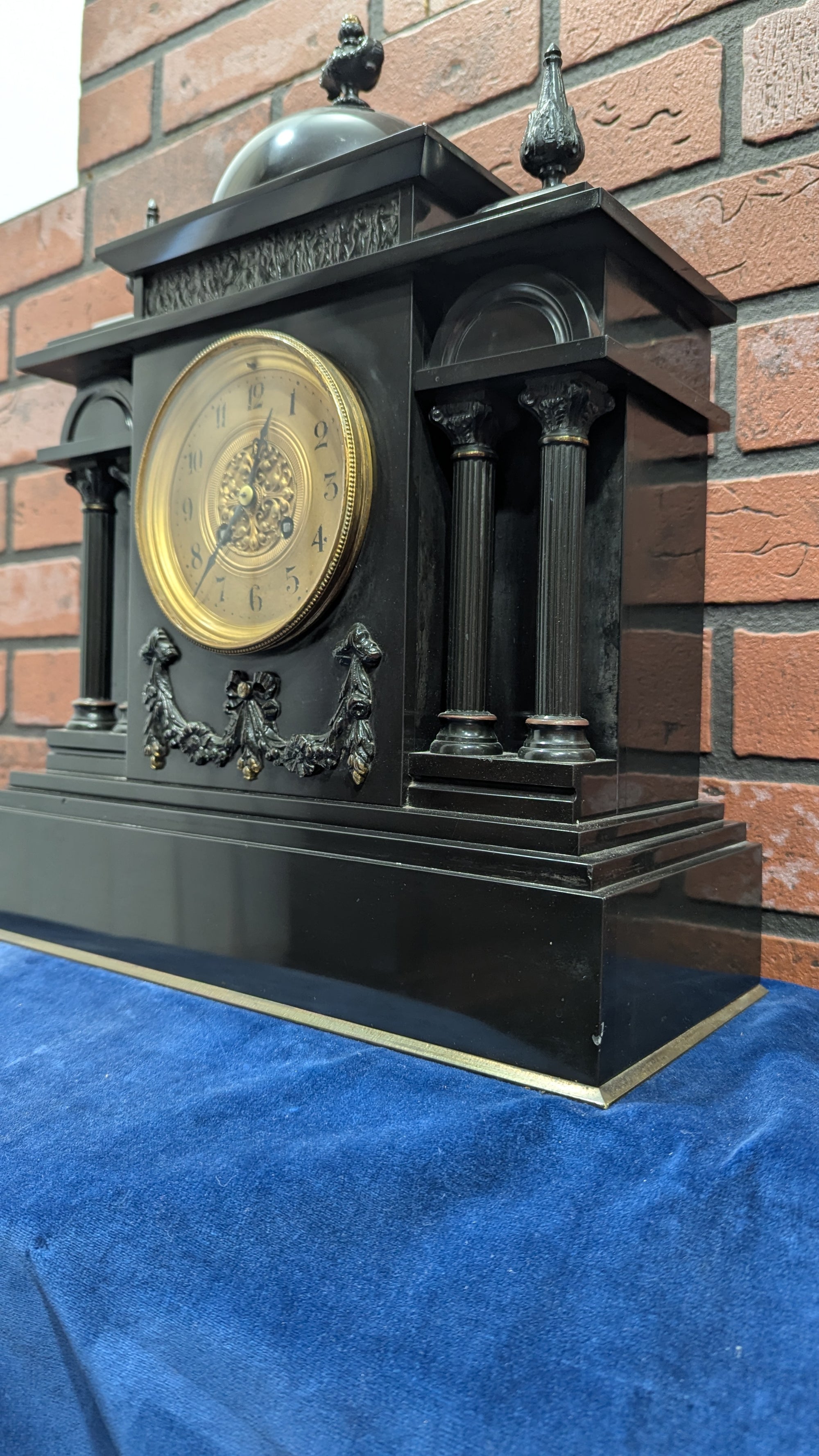 SH Polished Black Marble Mantle Clock