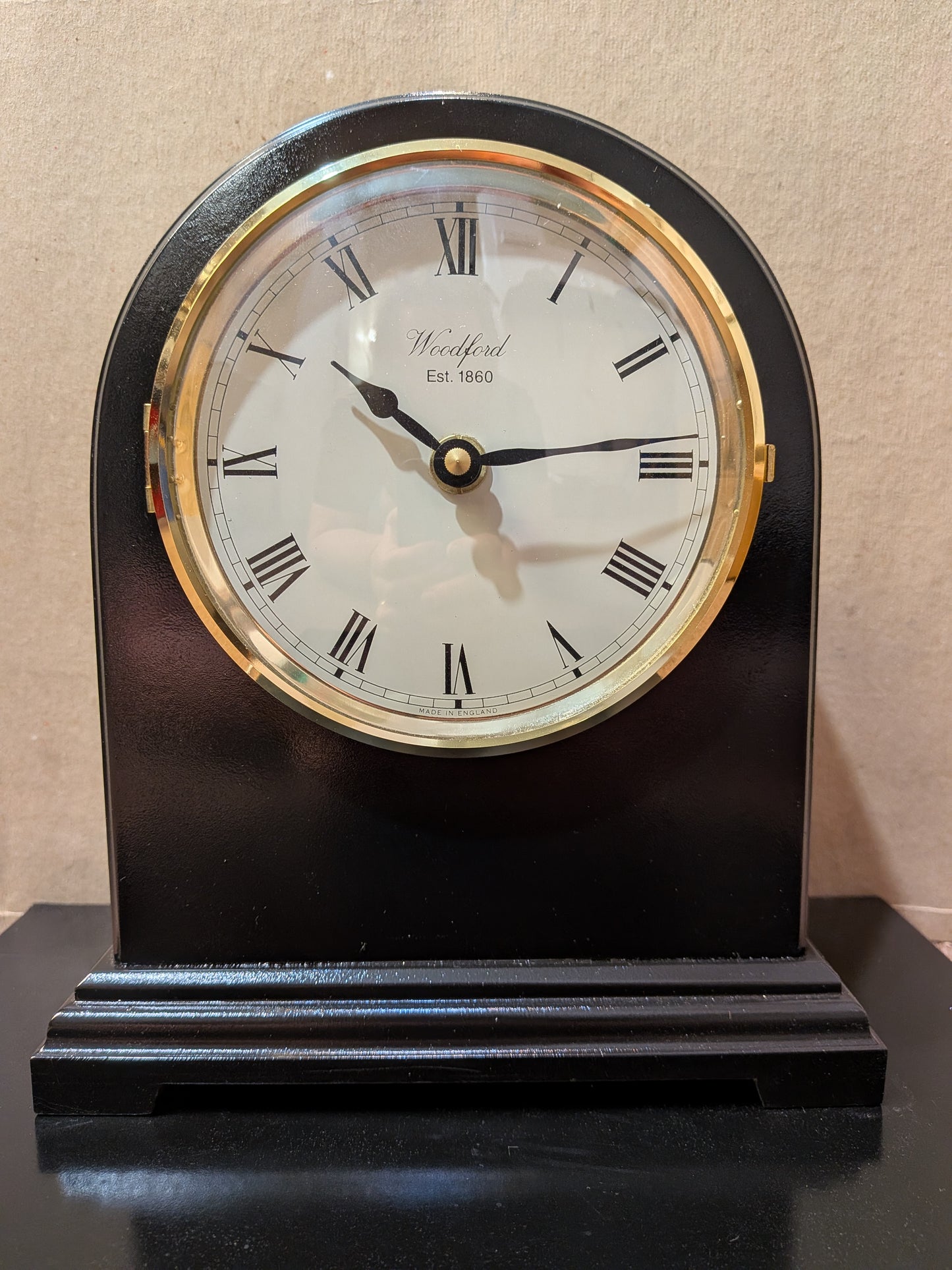 Woodford Solid Timber Quartz Mantle Clock – Sleek Black Finish